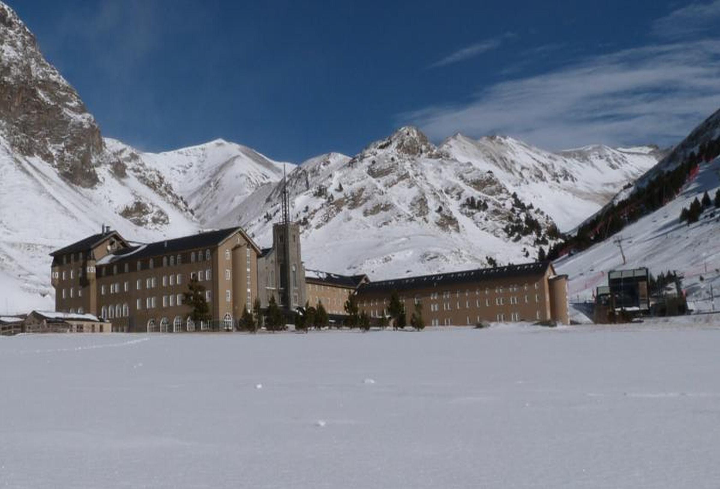 Apartaments Vall De Nuria 케랄브스 외부 사진