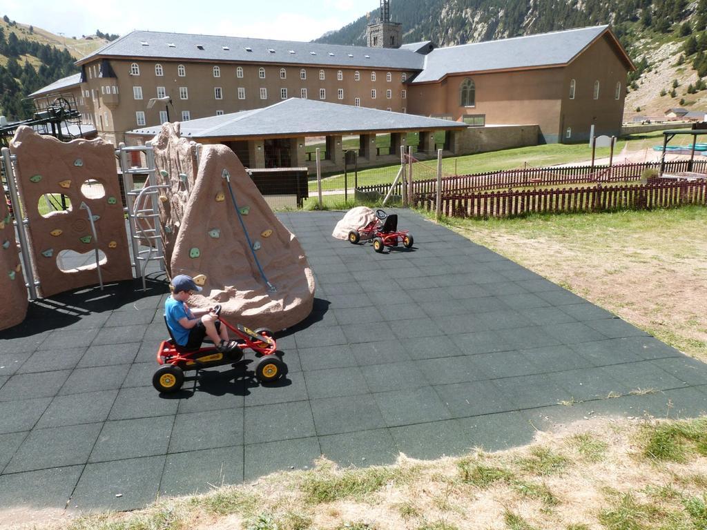 Apartaments Vall De Nuria 케랄브스 외부 사진