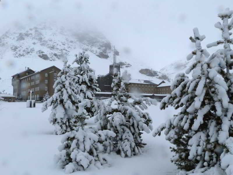 Apartaments Vall De Nuria 케랄브스 외부 사진